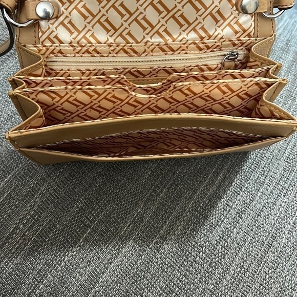 Tignanello leather crossbody bag - Picture 12 of 13